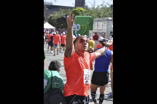 Esteban Jaramillo y Sebasti&#225;n Salazar - M&#225;s de 10 mil competidores se dieron cita en esta hist&#243;rica cita deportiva que se corr&#237;a en las modalidades de 5, 10, 21 y 42 kil&#243;metros.