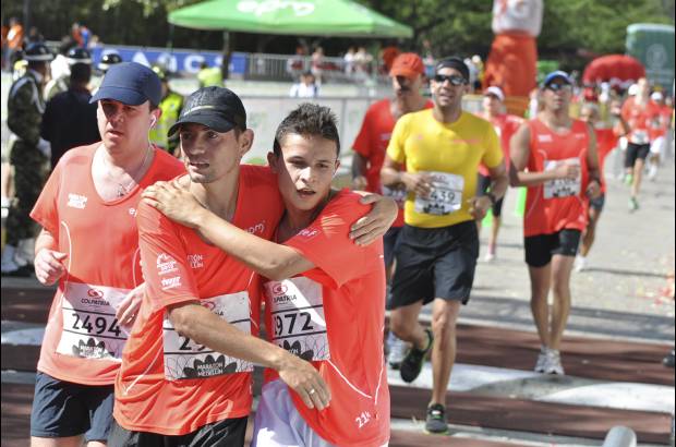Esteban Jaramillo y Sebasti&#225;n Salazar - M&#225;s de 10 mil competidores se dieron cita en esta hist&#243;rica cita deportiva que se corr&#237;a en las modalidades de 5, 10, 21 y 42 kil&#243;metros.