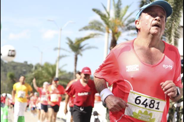 Esteban Jaramillo y Sebasti&#225;n Salazar - M&#225;s de 10 mil competidores se dieron cita en esta hist&#243;rica cita deportiva que se corr&#237;a en las modalidades de 5, 10, 21 y 42 kil&#243;metros.