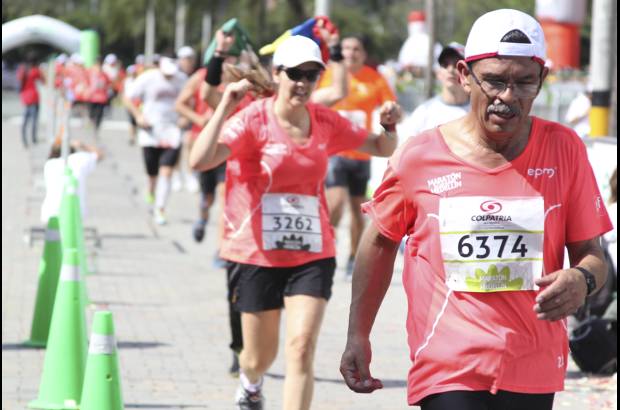 Esteban Jaramillo y Sebasti&#225;n Salazar - M&#225;s de 10 mil competidores se dieron cita en esta hist&#243;rica cita deportiva que se corr&#237;a en las modalidades de 5, 10, 21 y 42 kil&#243;metros.