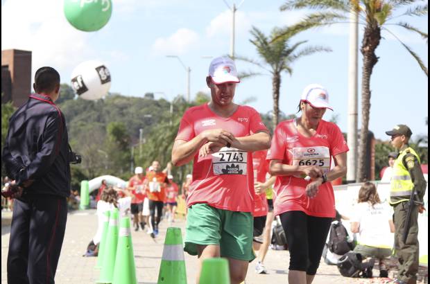 Esteban Jaramillo y Sebasti&#225;n Salazar - M&#225;s de 10 mil competidores se dieron cita en esta hist&#243;rica cita deportiva que se corr&#237;a en las modalidades de 5, 10, 21 y 42 kil&#243;metros.