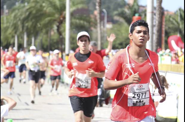 Esteban Jaramillo y Sebasti&#225;n Salazar - M&#225;s de 10 mil competidores se dieron cita en esta hist&#243;rica cita deportiva que se corr&#237;a en las modalidades de 5, 10, 21 y 42 kil&#243;metros.