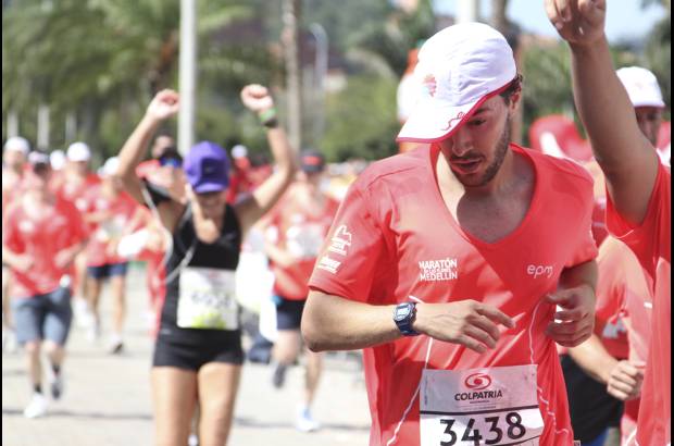 Esteban Jaramillo y Sebasti&#225;n Salazar - M&#225;s de 10 mil competidores se dieron cita en esta hist&#243;rica cita deportiva que se corr&#237;a en las modalidades de 5, 10, 21 y 42 kil&#243;metros.