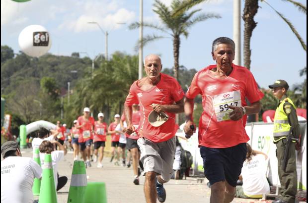 Esteban Jaramillo y Sebasti&#225;n Salazar - M&#225;s de 10 mil competidores se dieron cita en esta hist&#243;rica cita deportiva que se corr&#237;a en las modalidades de 5, 10, 21 y 42 kil&#243;metros.