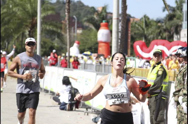 Esteban Jaramillo y Sebasti&#225;n Salazar - M&#225;s de 10 mil competidores se dieron cita en esta hist&#243;rica cita deportiva que se corr&#237;a en las modalidades de 5, 10, 21 y 42 kil&#243;metros.