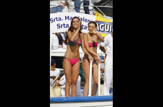 Colprensa - En este tradicional evento, las candidatas recorrieron la bahía de Cartagena, acompañadas de los cadetes de la Escuela Naval. La cita final fue en el Club Naval, donde las candidatas desfilaron en un acto de carácter benéfico para la Acción Social Naval.