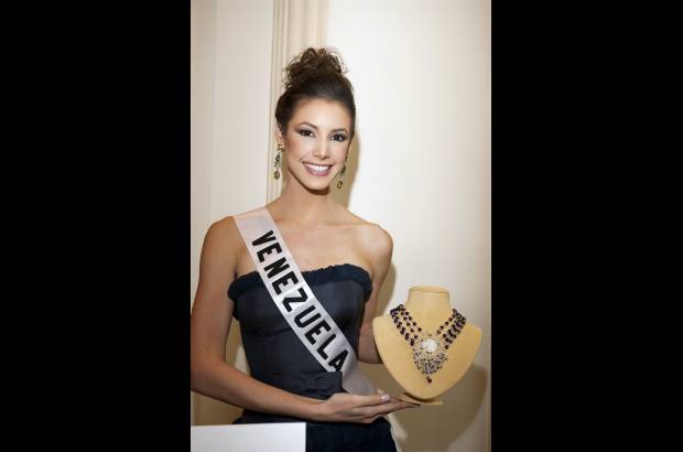 Reuters - Marelisa Gibson, Miss Venezuela 2010, quiere lograr la haza&#241;a de conquistar la tercera corona consecutiva de su pa&#237;s en Miss Universo.