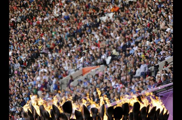 AP - La ausencia de p&#250;blico en los primeros d&#237;as de competencia se ha visto compensado con la gran afluencia al estadio ol&#237;mpico de Londres.
