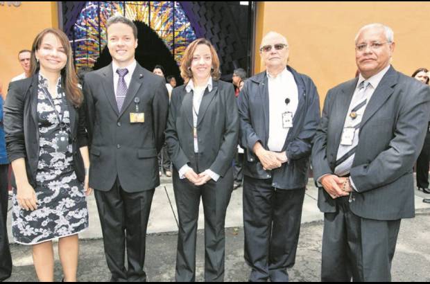 Fotos manuel saldarriaga - Beatriz Pel&#225;ez, Carlos Escobar, Dora G&#243;mez, Juan Ortiz y Gonzalo Berm&#250;dez.