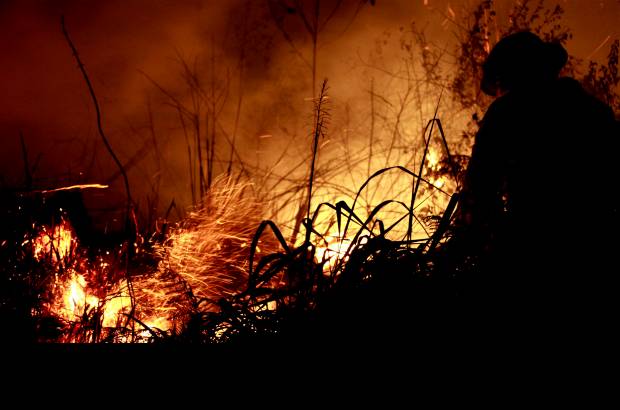 David S&#225;nchez - Con respecto a la inquietud de la comunidad por la tardanza en el servicio de los Bomberos, Camilo Zapata aclar&#243; que el d&#237;a de ayer se presentaron varios incendios y que tuvieron que atender otra deflagraci&#243;n en el mismo sector.