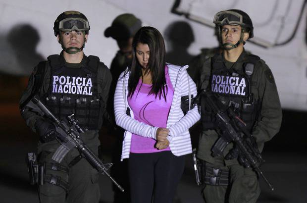 FOTO COLPRENSA - Luego de la captura de &#218;suga, est&#225; fue trasladada a la ciudad de Bogot&#225; en donde estar&#225; detenida y luego ser&#237;a enviada a Medell&#237;n para ser presentada ante un juez de Control de Garant&#237;as y enfrentar los nuevos delitos que se le imputar&#225;n.