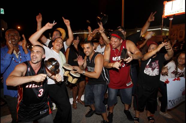 Reuters - La NBA, que estuvo a punto de cancelar toda la temporada por los problemas laborales, tambi&#233;n fue la gran triunfadora al concluirla con marcas de audiencia de televisi&#243;n y reforzado el fen&#243;meno de la &quot;LeBronmania&quot;, que con toda seguridad tambi&#233;n ser&#225; el gran centro de atenci&#243;n en los Juegos Ol&#237;mpicos de Londres.