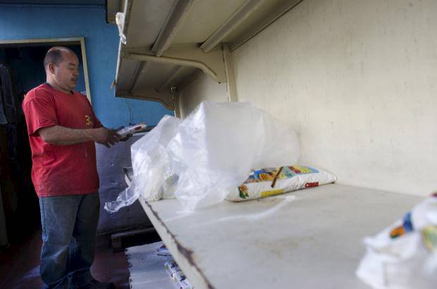 Archivo - El desabastecimiento es notable en los mercados del Gobierno, Mercal.