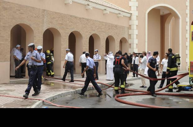 Reuters - Entre las v&#237;ctimas mortales figuran, 13 ni&#241;os, cuatro profesoras y dos bomberos, seg&#250;n las autoridades catar&#237;es, que confirmaron la presencia de espa&#241;oles, filipinos y ciudadanos de varias nacionalidades &#225;rabes entre las mismas.