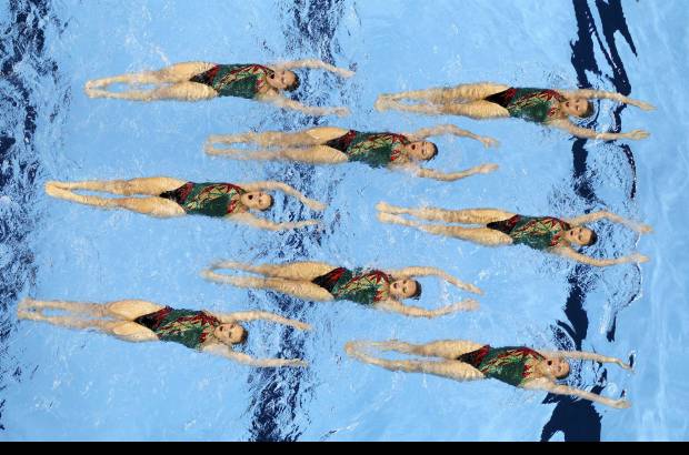 Reuters - Perfectamente sincronizadas las nadadoras rusas.
