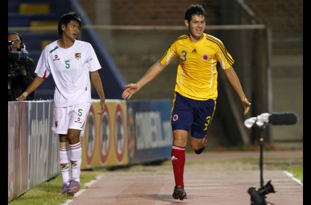Reuters - Camilo Franco, a los 20 minutos, y Andr&#233;s Escobar, a los 36, metieron los goles colombianos. Darwin R&#237;os descont&#243; a los 56.