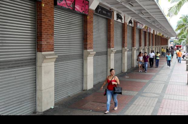 Jaime P&#233;rez - El sector del Hueco y zonas de la avenida Oriental tambi&#233;n se vio afectado, por lo que la mayor&#237;a de los locales comerciales tuvieron que cerrar.