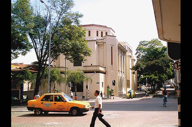 Foto EL COLOMBIANO - Templo de las bellas artes en Medell&#237;n, desde su inauguraci&#243;n hasta hoy, la construcci&#243;n tiene un estilo republicano.