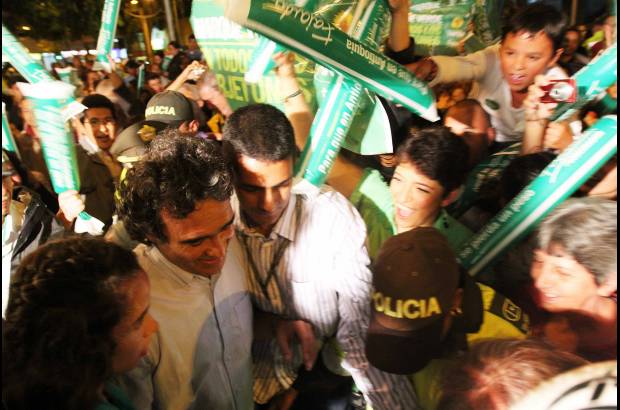 Juan Fernando Cano - Fajardo prometi&#243; volver a Antioquia la m&#225;s educada, tal y como lo hizo con Medell&#237;n durante su alcald&#237;a.