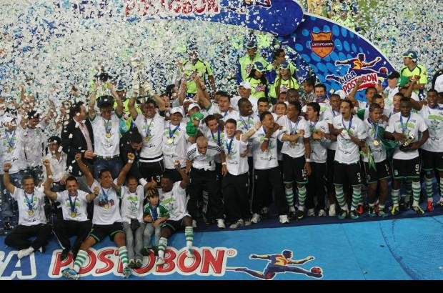 Esteban Vanegas y Henry Agudelo - Los verdes celebraron en el estadio Atanasio Girardot luego de un intenso partido que finaliz&#243; 2-1 a favor de los paisas.