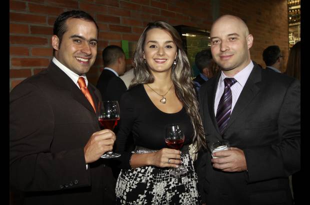 Edwin Bustamante Restrepo - Juan Sebastián Jaramillo, Sandra Botero y Nicolás Mejía.