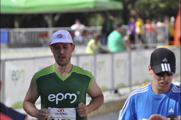 Esteban Jaramillo y Sebasti&#225;n Salazar - M&#225;s de 10 mil competidores se dieron cita en esta hist&#243;rica cita deportiva que se corr&#237;a en las modalidades de 5, 10, 21 y 42 kil&#243;metros.