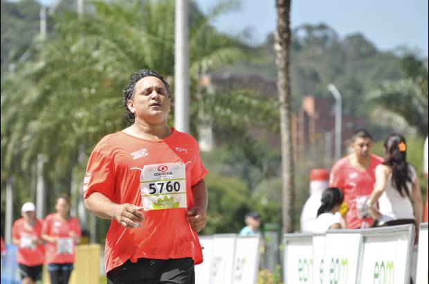 Esteban Jaramillo y Sebasti&#225;n Salazar - M&#225;s de 10 mil competidores se dieron cita en esta hist&#243;rica cita deportiva que se corr&#237;a en las modalidades de 5, 10, 21 y 42 kil&#243;metros.