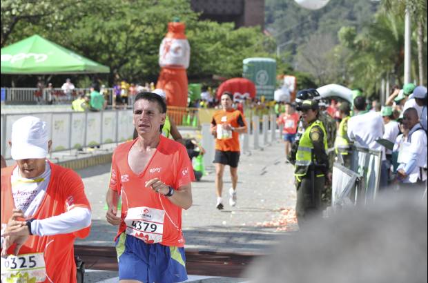 Esteban Jaramillo y Sebasti&#225;n Salazar - M&#225;s de 10 mil competidores se dieron cita en esta hist&#243;rica cita deportiva que se corr&#237;a en las modalidades de 5, 10, 21 y 42 kil&#243;metros.