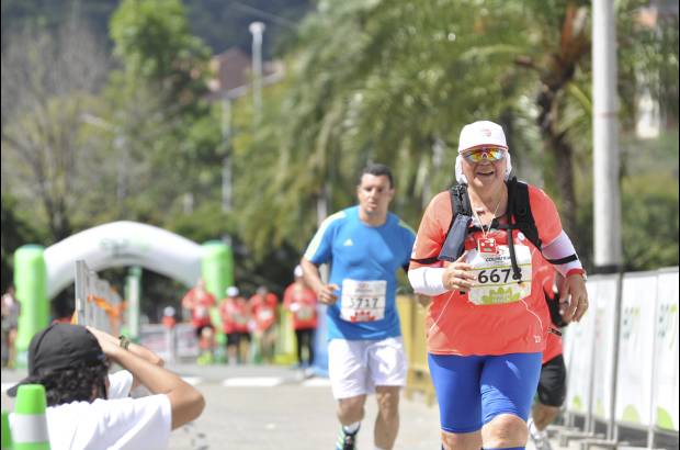 Esteban Jaramillo y Sebasti&#225;n Salazar - M&#225;s de 10 mil competidores se dieron cita en esta hist&#243;rica cita deportiva que se corr&#237;a en las modalidades de 5, 10, 21 y 42 kil&#243;metros.