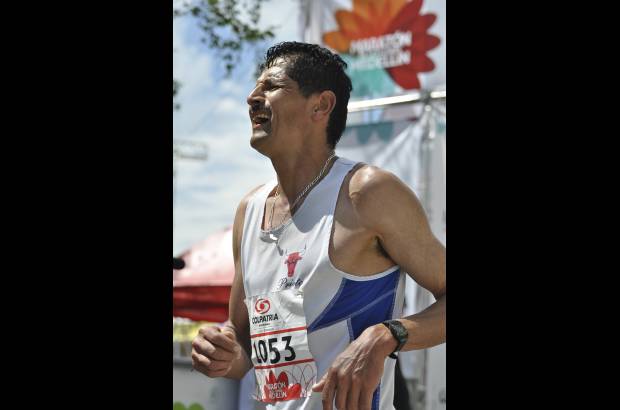 Esteban Jaramillo y Sebasti&#225;n Salazar - M&#225;s de 10 mil competidores se dieron cita en esta hist&#243;rica cita deportiva que se corr&#237;a en las modalidades de 5, 10, 21 y 42 kil&#243;metros.