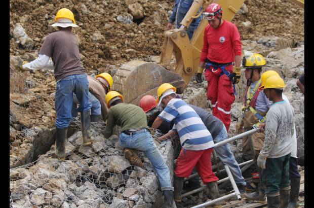 Esteban Vanegas - Un trabajador, de 47 años, fue la víctima fatal que dejó el desprendimiento de un muro de gaviones en una cantera ubicada en el barrio Santa Rita del municipio de Bello.
