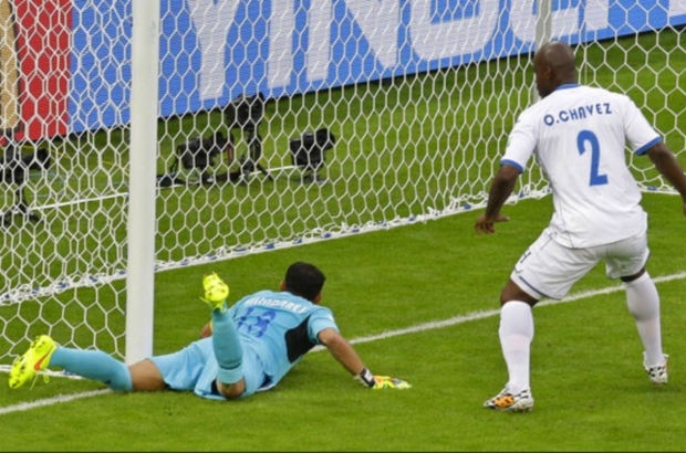 - El autogol del hondure&#241;o Valladares frente a Francia que gan&#243; 3-0.