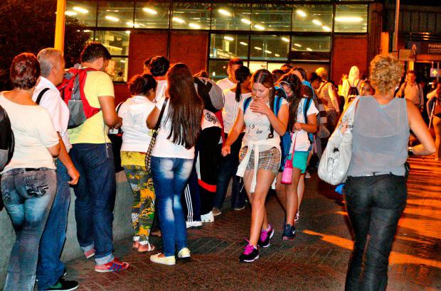 FOTO JUAN ANTONIO S&#193;NCHEZ - Para las autoridades, el impacto real de esta medida lo sentir&#225;n los usuarios que utilizan el metro en el sur, ya que la &#250;nica opci&#243;n que tendr&#225;n es coger bus o taxis.