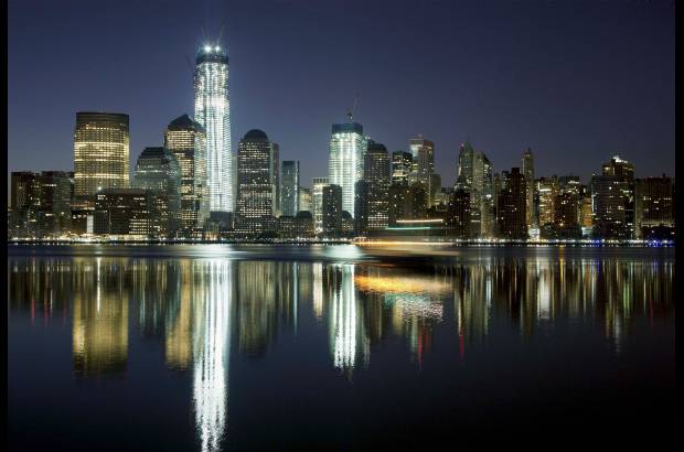 AP - Tambi&#233;n conocido como Torre de la Libertad, este edificio se impone as&#237; en el &quot;skyline&quot; de la Gran Manzana sobre el Empire State, un edificio art d&#233;co construido en 1931.