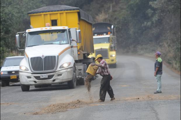 R&#243;binson S&#225;enz - Los corredores est&#225;n llenos de moho y plantas.
