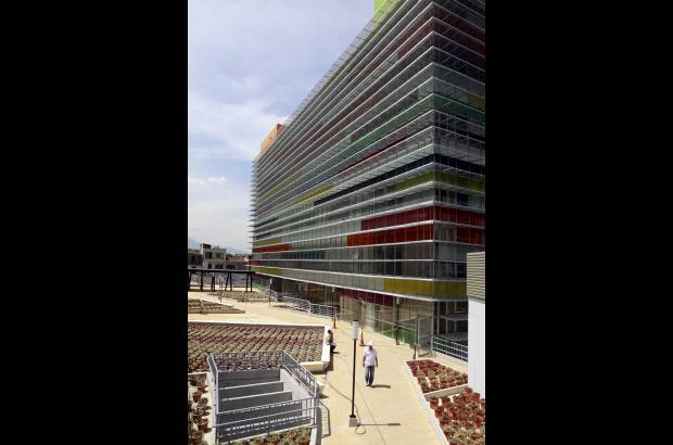 Donaldo Zuluaga - Es un hospital de 10 mil metros cuadrados.