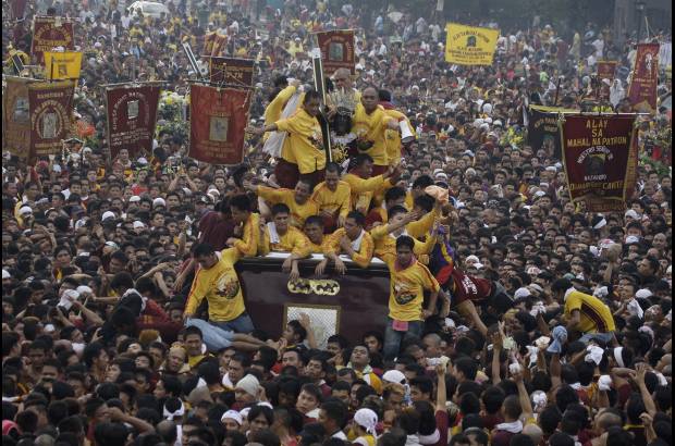 AP - Entre estas se incluyen 324 personas asistidas por contusiones sufridas a ra&#237;z de una estampida ocurrida durante el inicio de la procesi&#243;n del Nazareno Negro, una figura tra&#237;da de M&#233;xico hace cuatro siglos y que el resto del a&#241;o es expuesto en la iglesia cat&#243;lica de Quiapo.