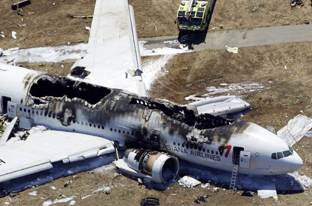 AP - El cierre de las operaciones en el aeropuerto de San Francisco repercutió en la suspensión de vuelos o desvíos de aviones en cientos de aeropuertos de todo Estados Unidos.