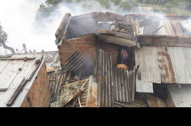 Santiago Olivares Tob&#243;n - Dos adultos fueron atendidos por la inhalaci&#243;n de humo. No hubo reporte de v&#237;ctimas mortales.