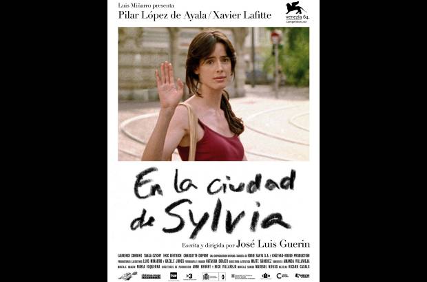 En la ciudad de Sylvia - Director: José Luis Guerín. Sinopsis: Un joven busca desesperado a la mujer que se convirtió en su obsesión. En cada rostro que encuentra queda claro que su camino necesita de más pasos para dar con la ausente.