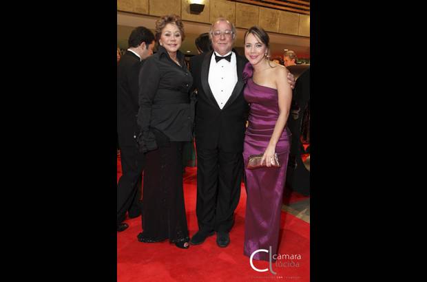 Foto Cámara Lúcida - María Teresa Fernández, Michel Arnau y Andrea Arnau.