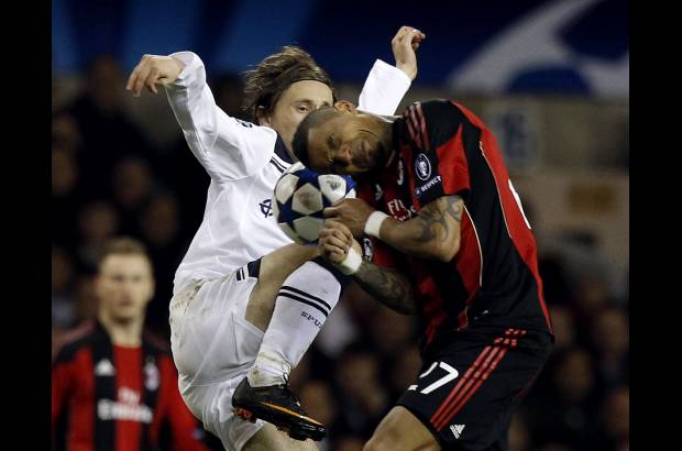 Reuters - Aunque Milan fue m&#225;s incisivo y peligroso que el partido anterior, los l&#237;deres de la Serie A italiana no encontraron la forma de romper el muro defensivo de los Spurs, cuya anterior y &#250;nica presentaci&#243;n en el m&#225;ximo torneo de clubes del continente europeo se remontaba a 1962.