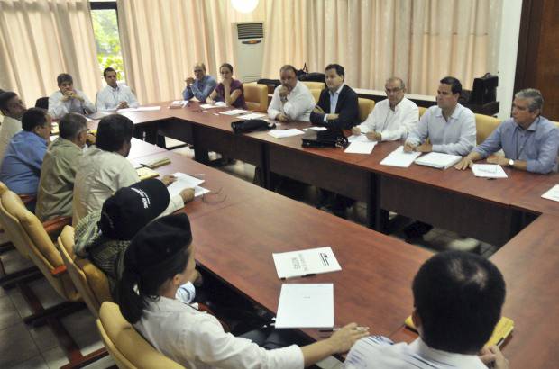 Cortes&#237;a - El Gobierno mostr&#243; las primeras im&#225;genes de la negociaci&#243;n con las Farc en esta ciudad, y corresponden a la primera reuni&#243;n del lunes 19 de noviembre.
