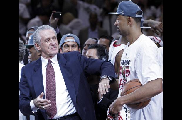 AP - Pero como declar&#243; al concluir el quinto partido, lo mejor del proyecto llegar&#225; a partir de ahora, cuando James ya no tenga que preocuparse de la &quot;obligaci&#243;n&quot; y &quot;necesidad&quot; de ganar un t&#237;tulo sino de ser cada vez mejor jugador.