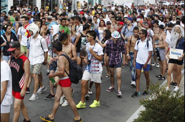Manuel Saldarriaga - En Medell&#237;n se realiz&#243; el D&#237;a sin pantalones, que seg&#250;n sus organizadores se trat&#243; de una marcha para defender la libertad de expresi&#243;n.