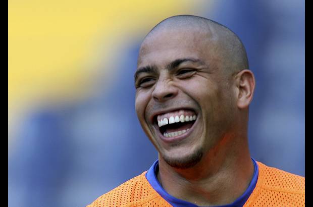 Reuters - Ronaldo pasó a ser llamado Fenómeno por los muchos goles anotados desde los 17 años, pero el sobrenombre también podría describir la capacidad del atacante de recuperarse de graves lesiones y volver a brillar cuando nadie creía en él.
