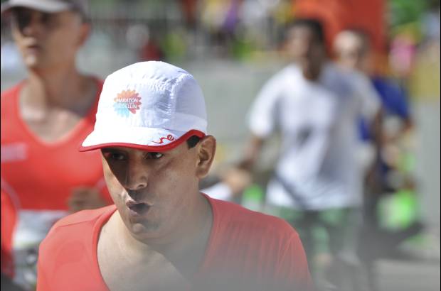 Esteban Jaramillo y Sebasti&#225;n Salazar - M&#225;s de 10 mil competidores se dieron cita en esta hist&#243;rica cita deportiva que se corr&#237;a en las modalidades de 5, 10, 21 y 42 kil&#243;metros.