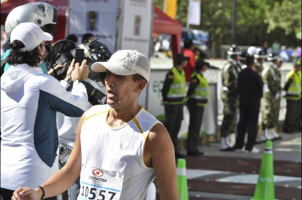 Esteban Jaramillo y Sebasti&#225;n Salazar - M&#225;s de 10 mil competidores se dieron cita en esta hist&#243;rica cita deportiva que se corr&#237;a en las modalidades de 5, 10, 21 y 42 kil&#243;metros.