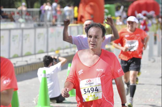 Esteban Jaramillo y Sebasti&#225;n Salazar - M&#225;s de 10 mil competidores se dieron cita en esta hist&#243;rica cita deportiva que se corr&#237;a en las modalidades de 5, 10, 21 y 42 kil&#243;metros.