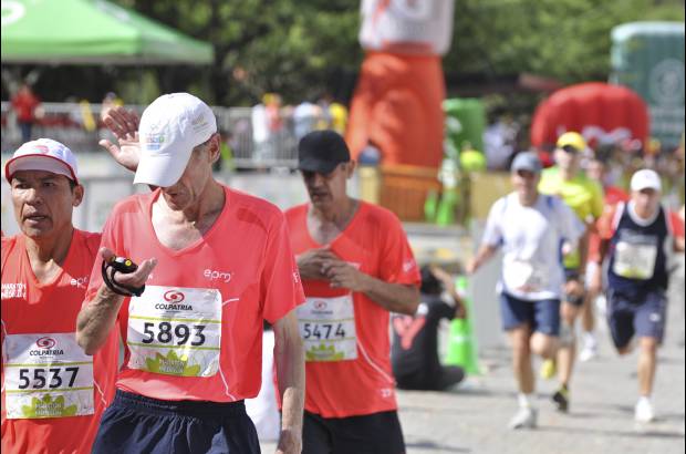 Esteban Jaramillo y Sebasti&#225;n Salazar - M&#225;s de 10 mil competidores se dieron cita en esta hist&#243;rica cita deportiva que se corr&#237;a en las modalidades de 5, 10, 21 y 42 kil&#243;metros.